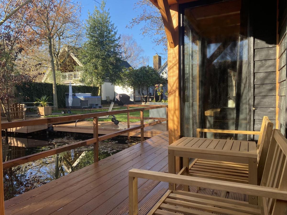 Casa Aan De Plas, B&B Met Sauna En Hottub Of Jacuzzi Nieuwkoop 외부 사진
